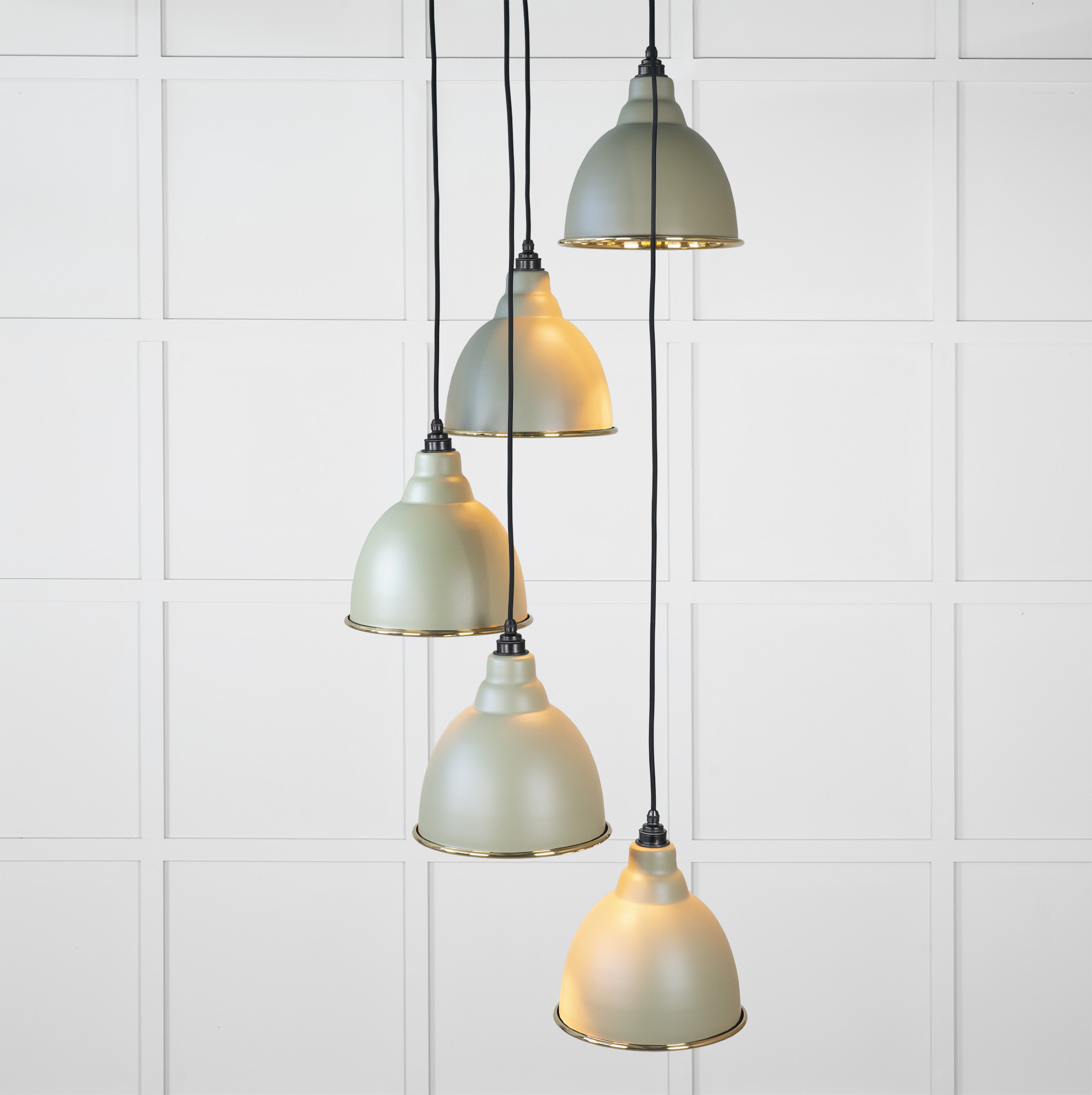 Smooth Brass Brindley Cluster Pendant in Tump