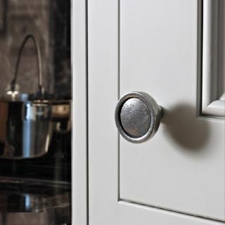 Finesse Cabinet Knobs