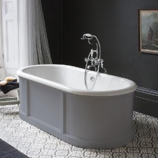 London Bath with Curved Surround