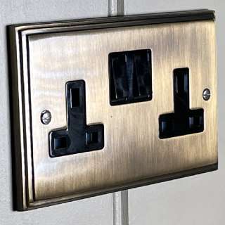 2 GANG SWITCHED SOCKET